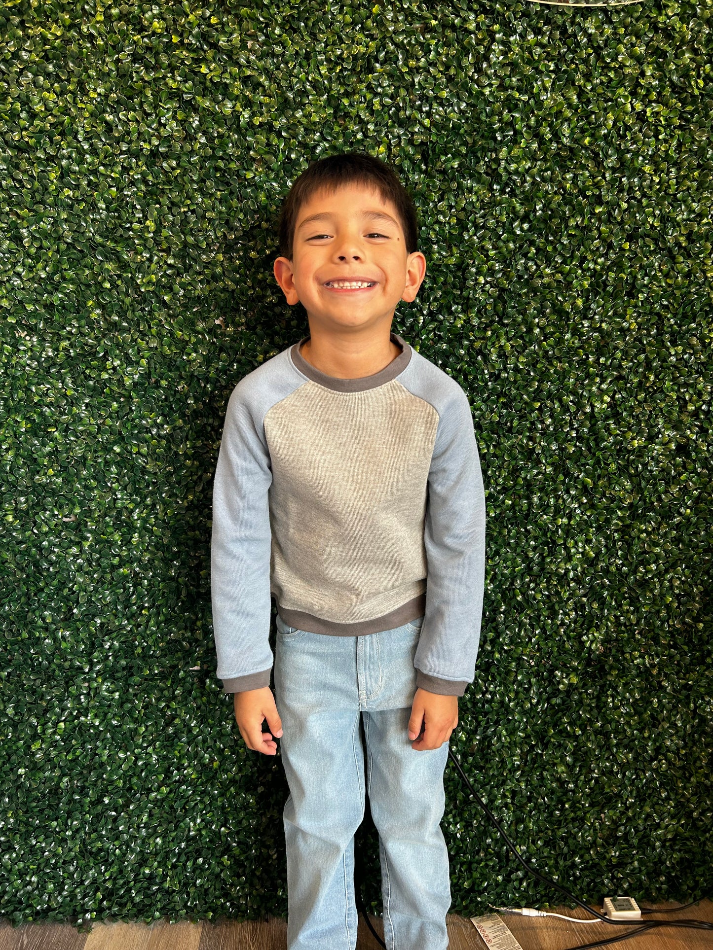 BOYS LIGHT WASH STRAIGHT JEANS