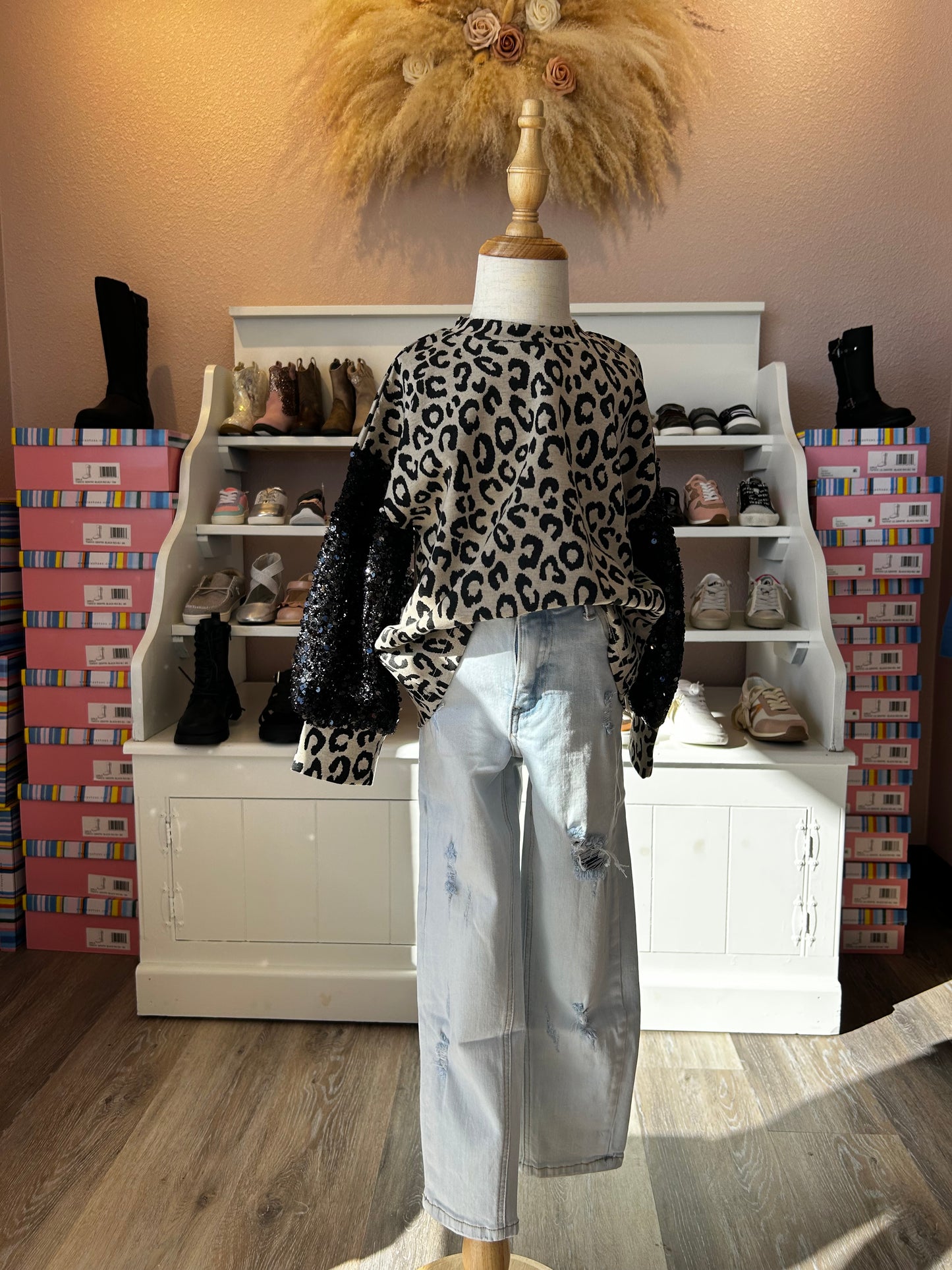 MID RISE STONE WASH JEANS