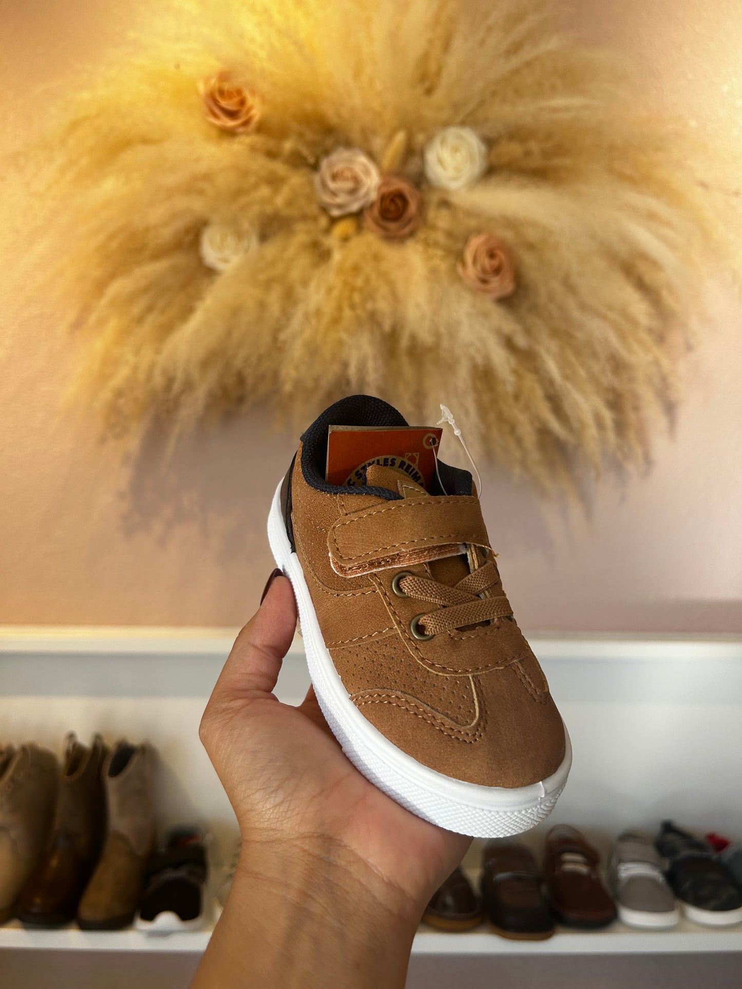 KAYDEN BROWN PERFED TENNIS SHOE