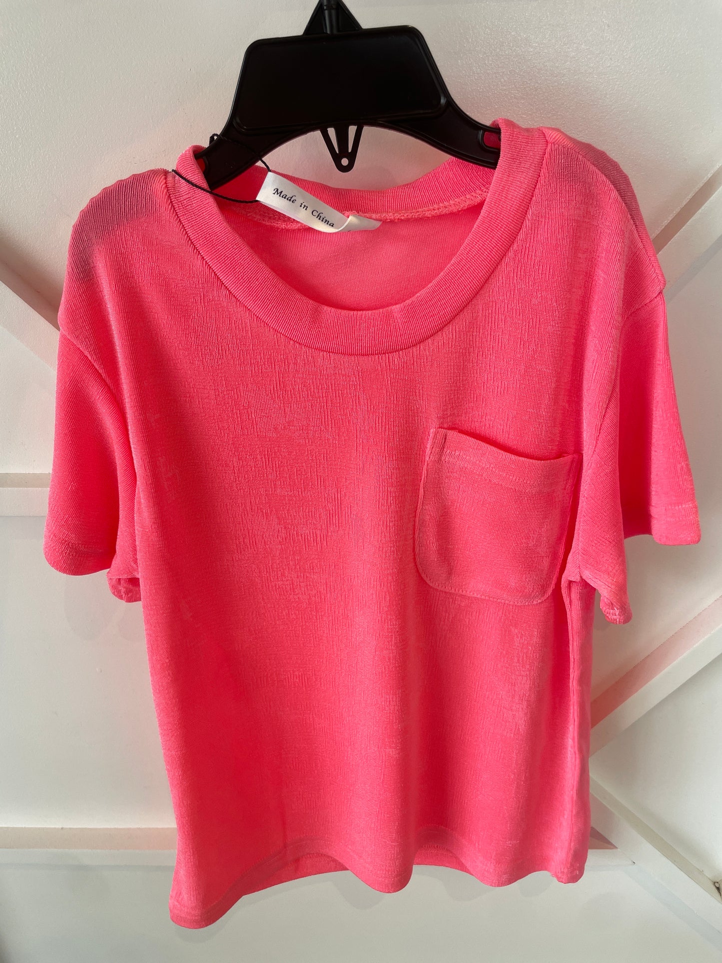 HOT PINK BASIC POCKET TEE