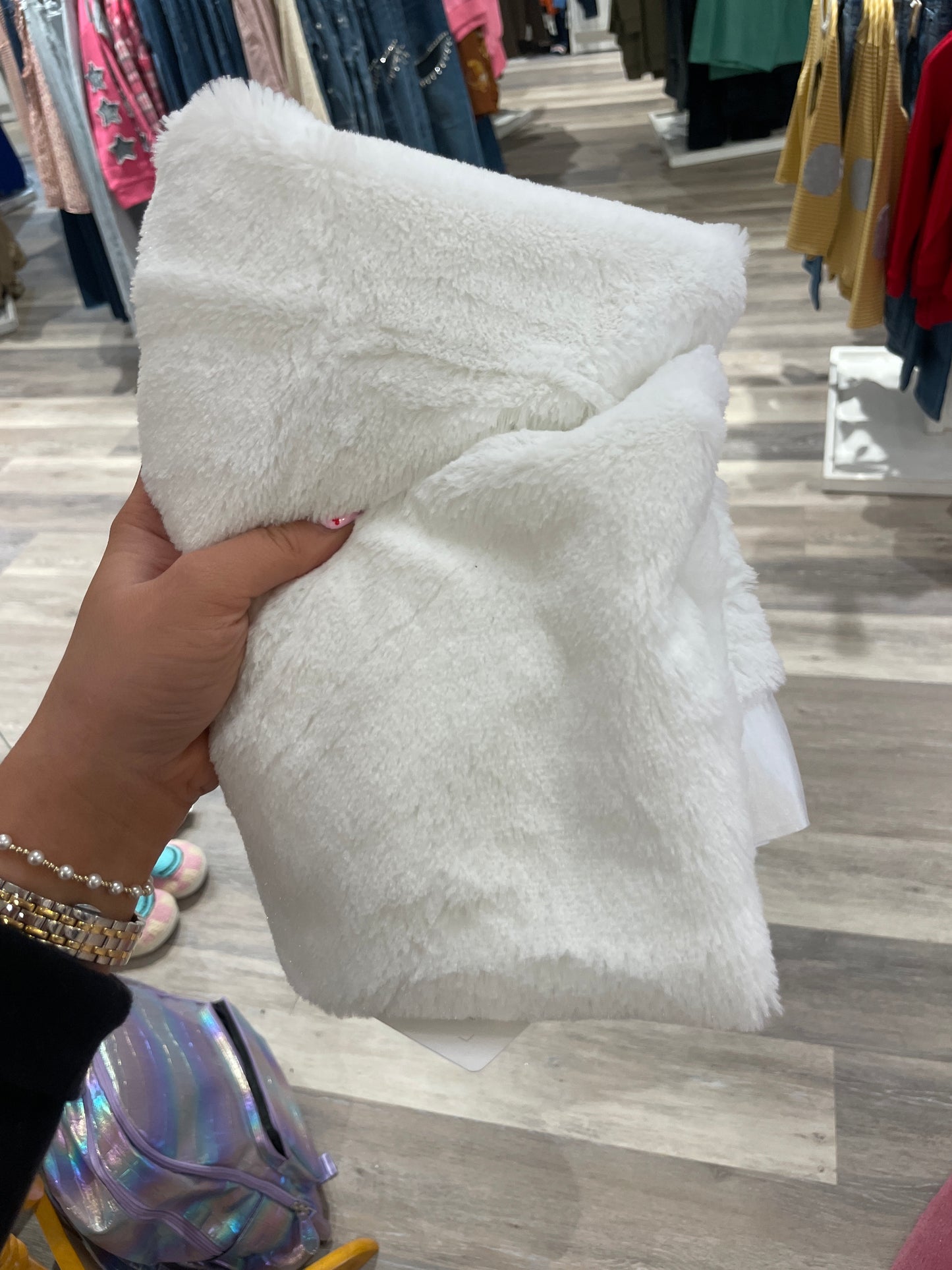 WHITE STROLLER BLANKET