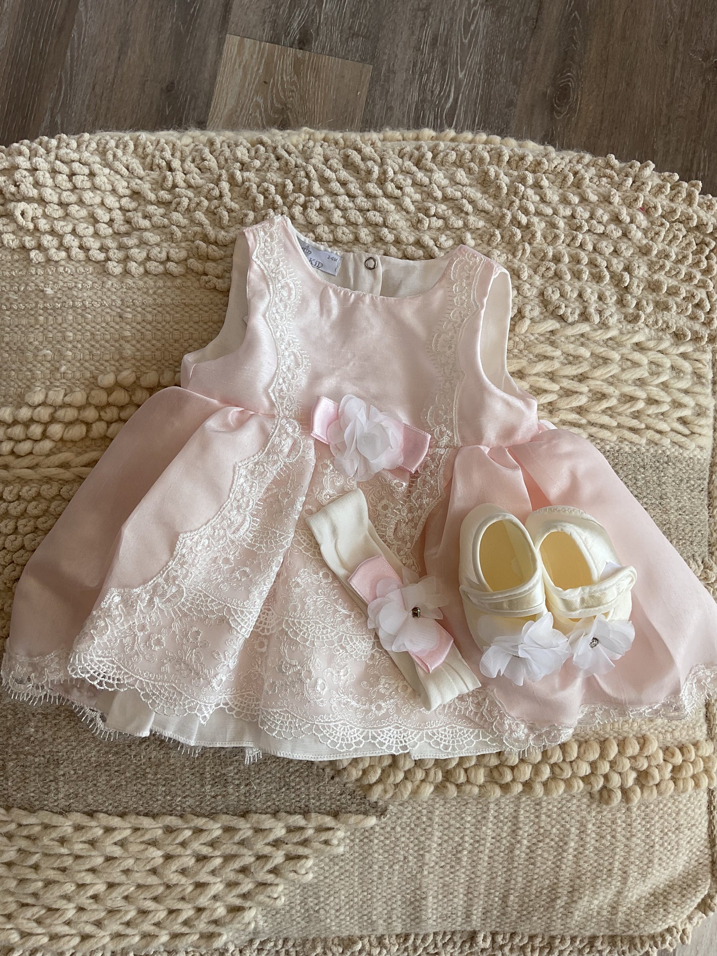 PINK DRESS WITH WHITE LACE