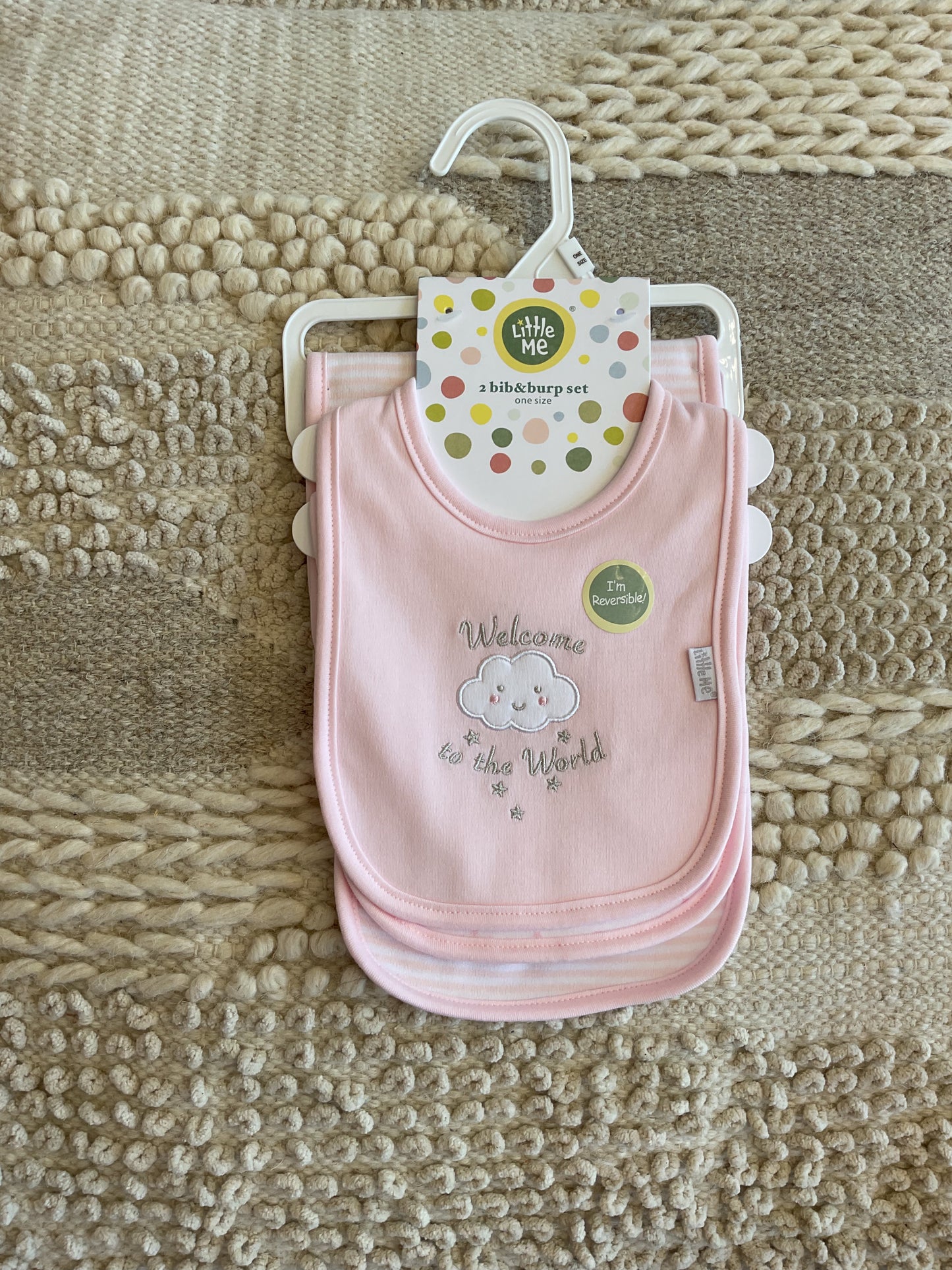 NEW WORLD GIRL BURP-BIB