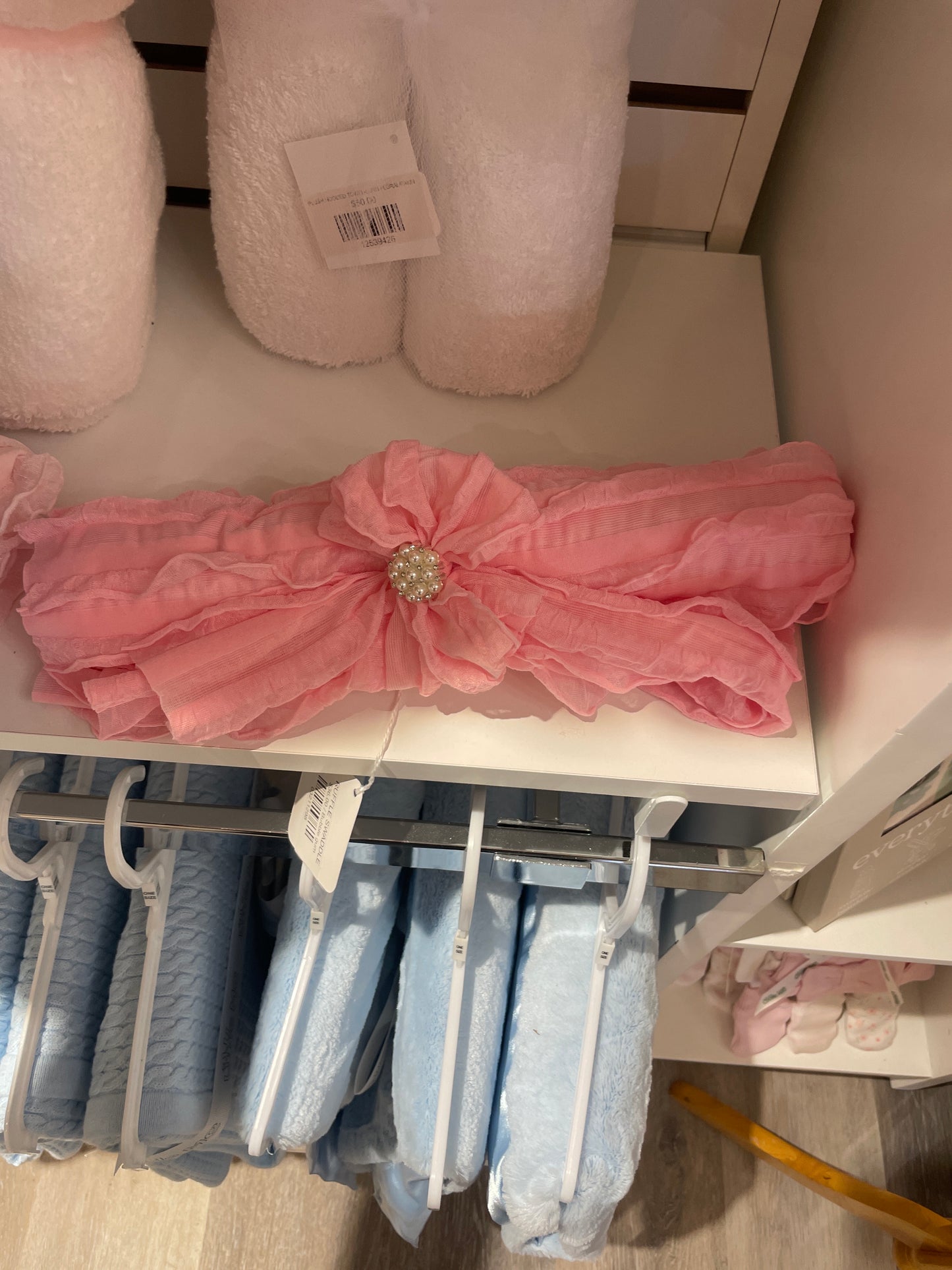 RUFFLE SWADDLE
