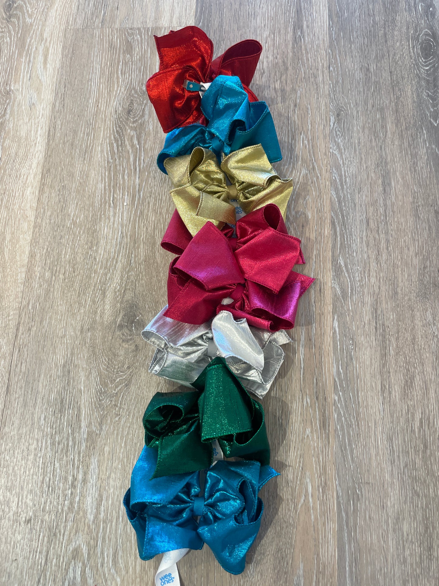 King Metallic Dupioni Bow