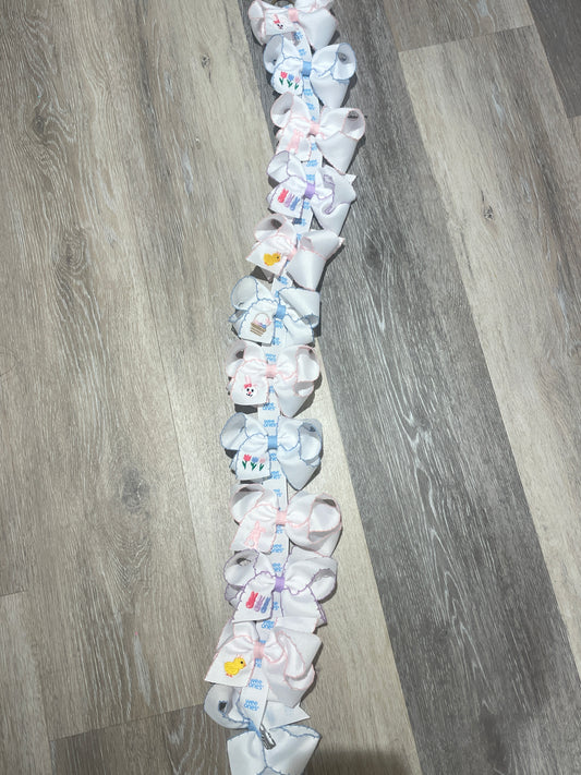 2025 Medium Easter Emb. Bow W/Moonstitch