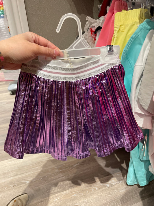 METALLIC PLEATED SHORTS