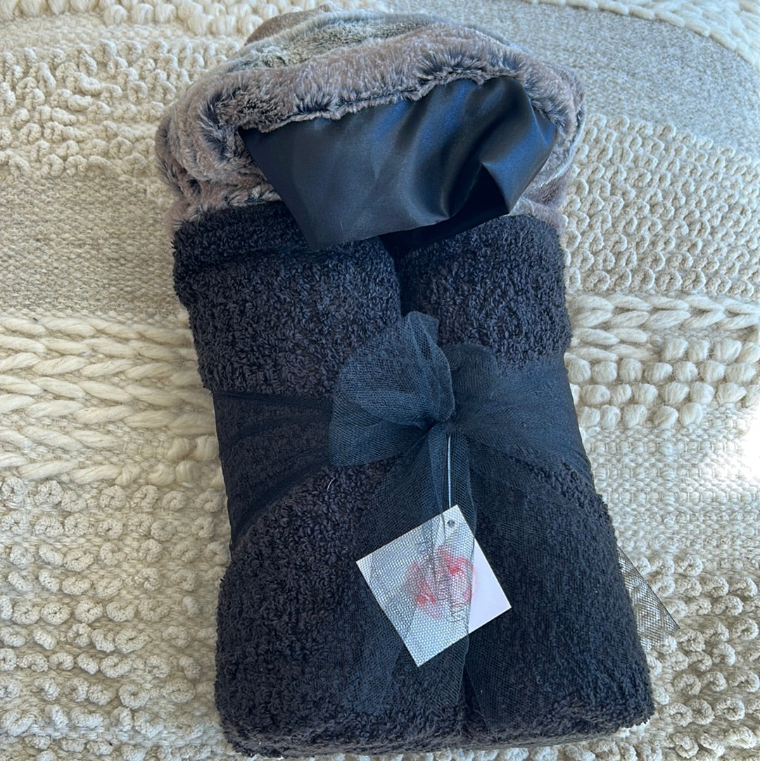 FOXY PLUSH HOODED TOWEL