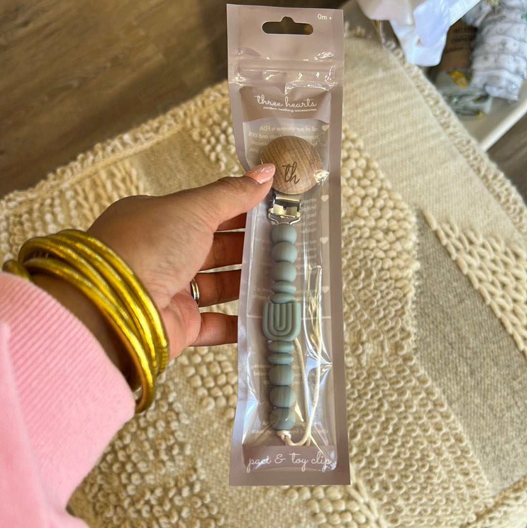 PETITE RAINBOW & TOY CLIP