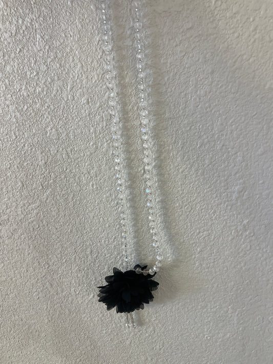 GLASS BEADED FLOWER NECKLACE