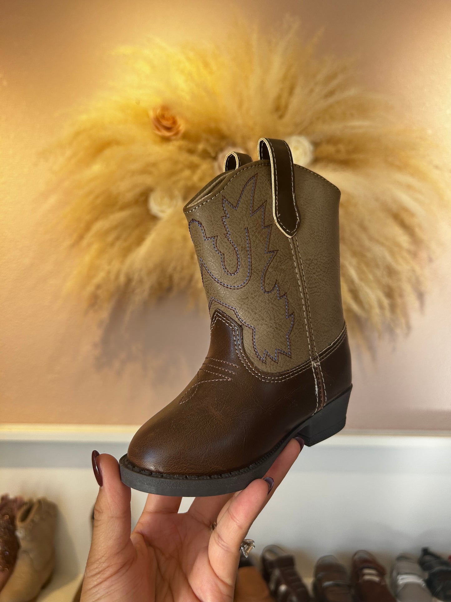 MILLER BROWN COWBOY BOOT W/ BLUE EMBROIDERY