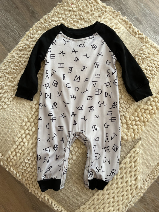 BOYS GREY BRAND PRINT LS ROMPER