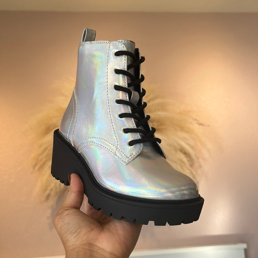 DV FANNING IRIDECENT BOOTS