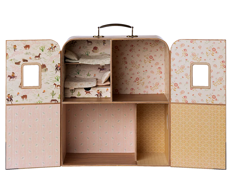 SuitCasa Mouse House
