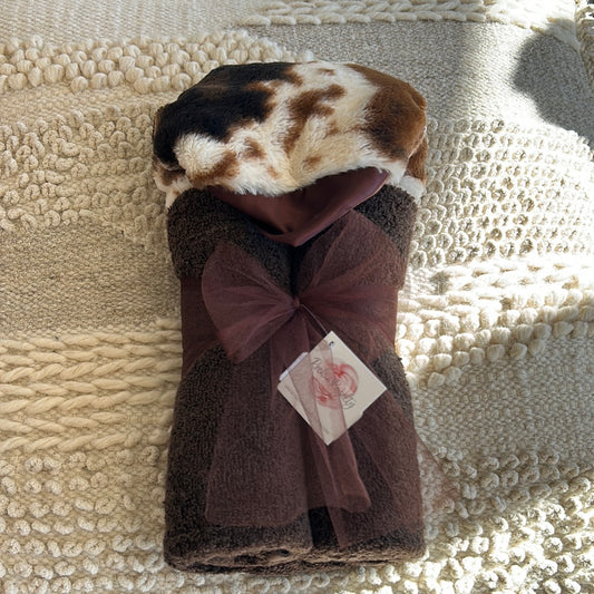 GIDDY UP HOODED TOWEL
