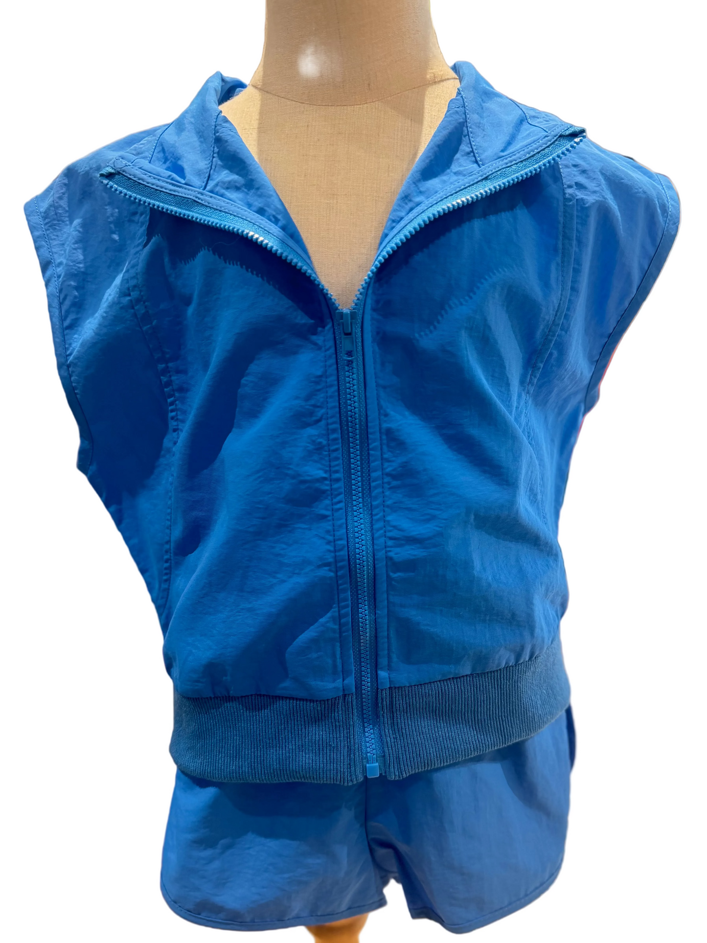 TWEEN BACK & FORTH CROP NYLON ZIP VEST WITH SHORTS