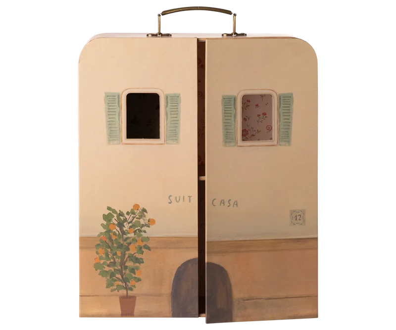 SuitCasa Mouse House